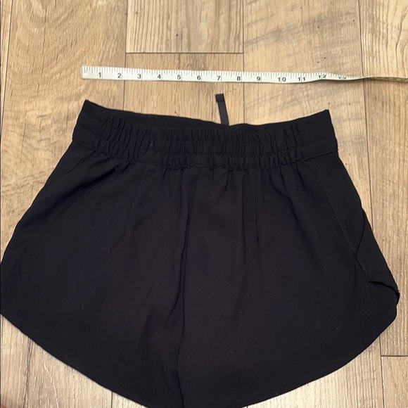 H&M Black Athletic Shorts Lightweight Performance - Picture 4 of 4